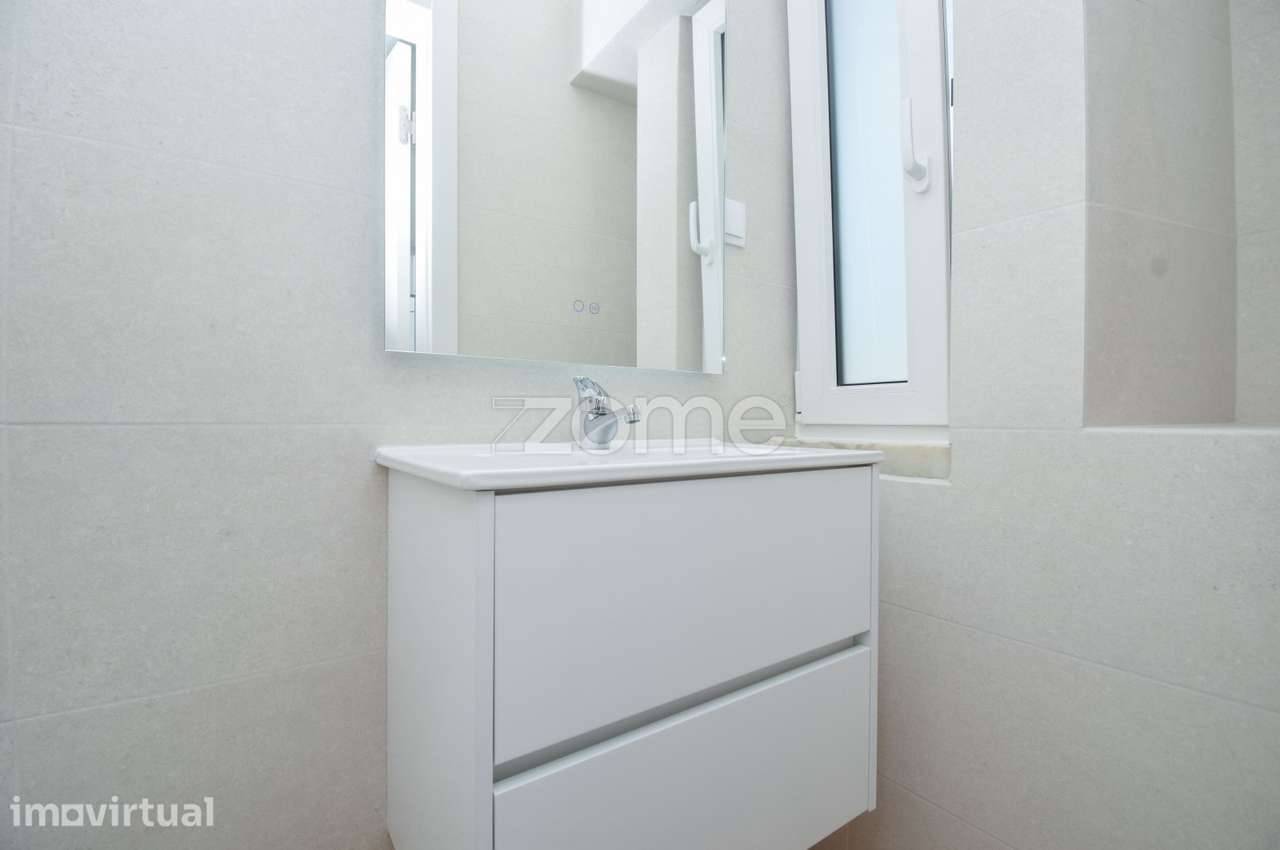 Apartamento T3 Remodelado com varanda nas Areias de S. João do Esto... - Grande imagem: 3/40