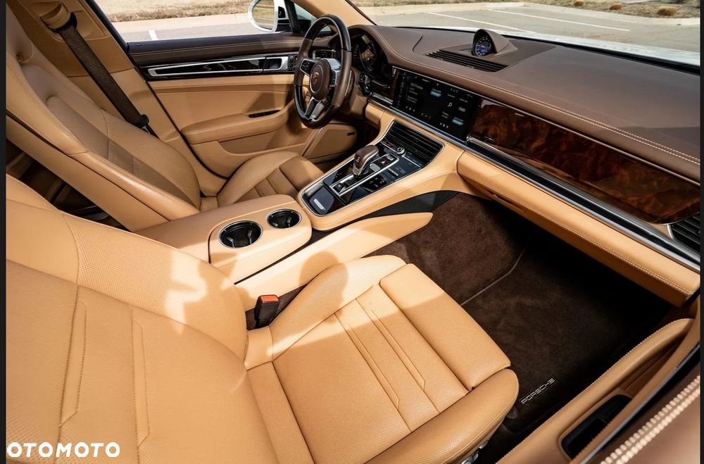 Porsche Panamera 4S - 13