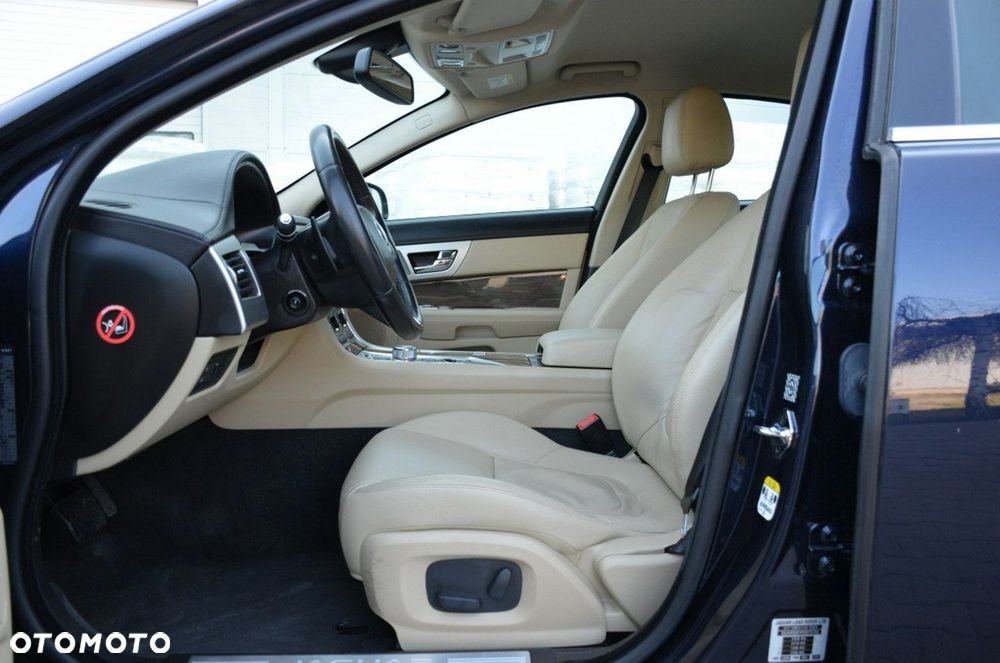 Jaguar XF - 27