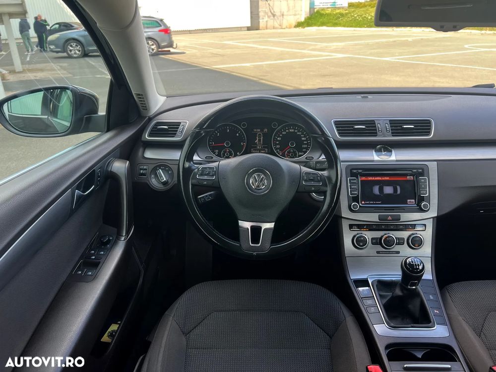 Volkswagen Passat 2.0 TDI BlueMotion Technology Comfortline - 25