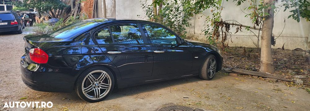 BMW Seria 3 320i - 4