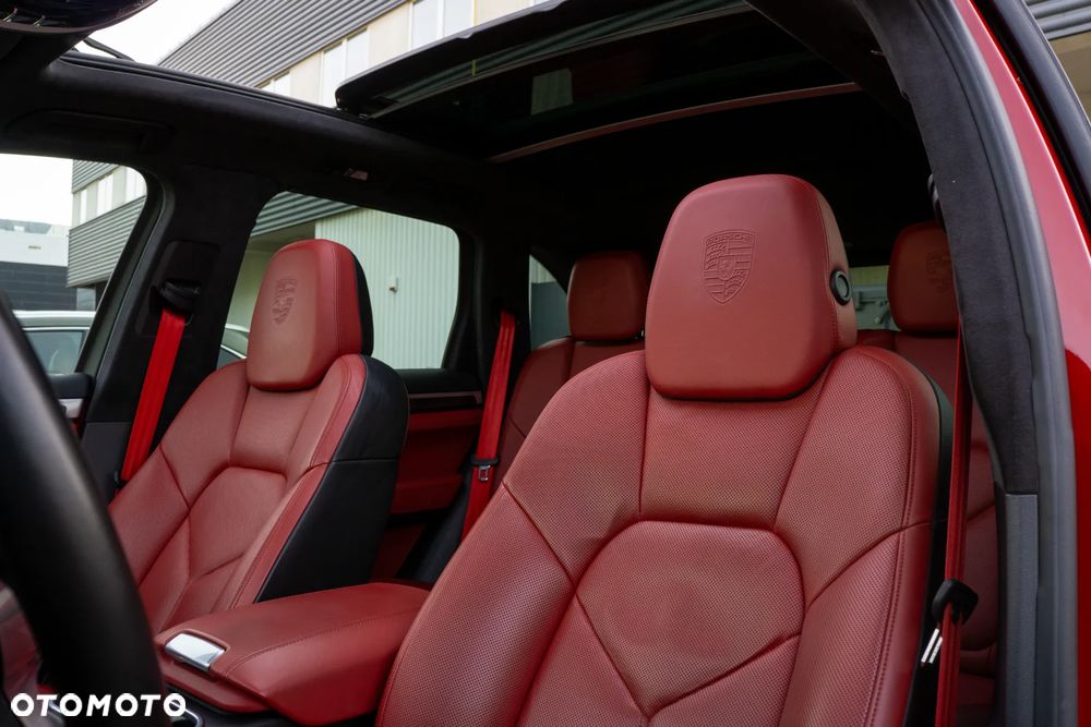 Porsche Cayenne Turbo S Tiptronic S - 16