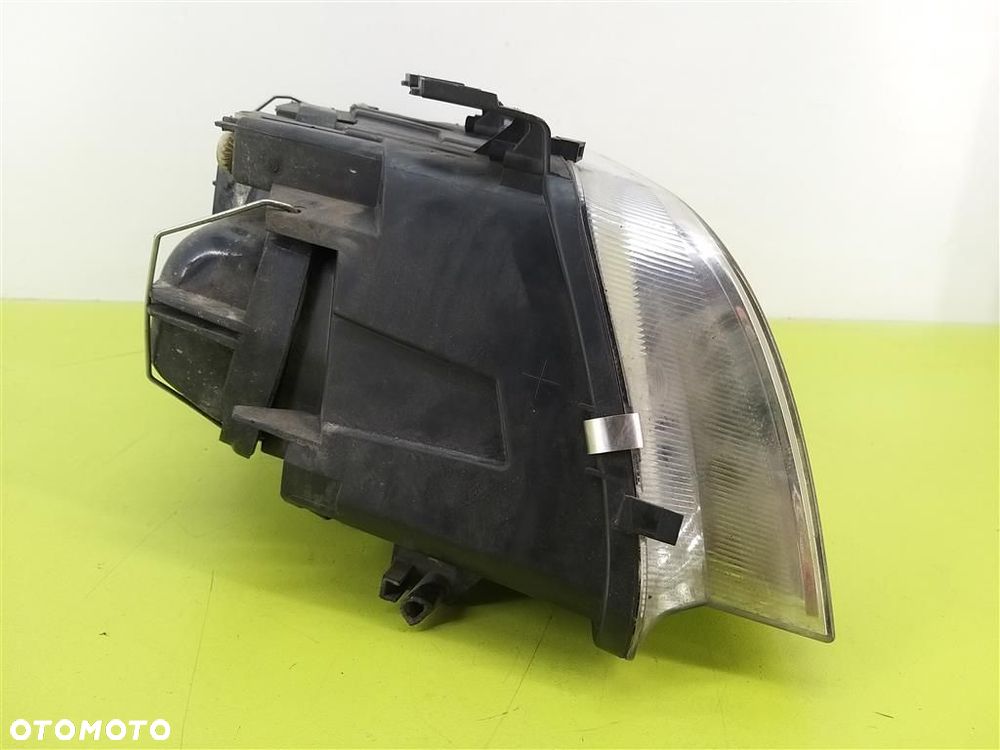 Reflektor lampa przód lewa Audi A6 A6 C5 LIFT 2001-2004R SOCZEWKA HELLA - 4