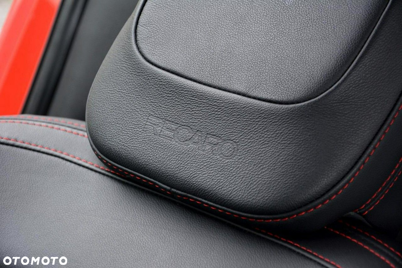 Kia Ceed Cee'd 1.6 T-GDI GT - 23