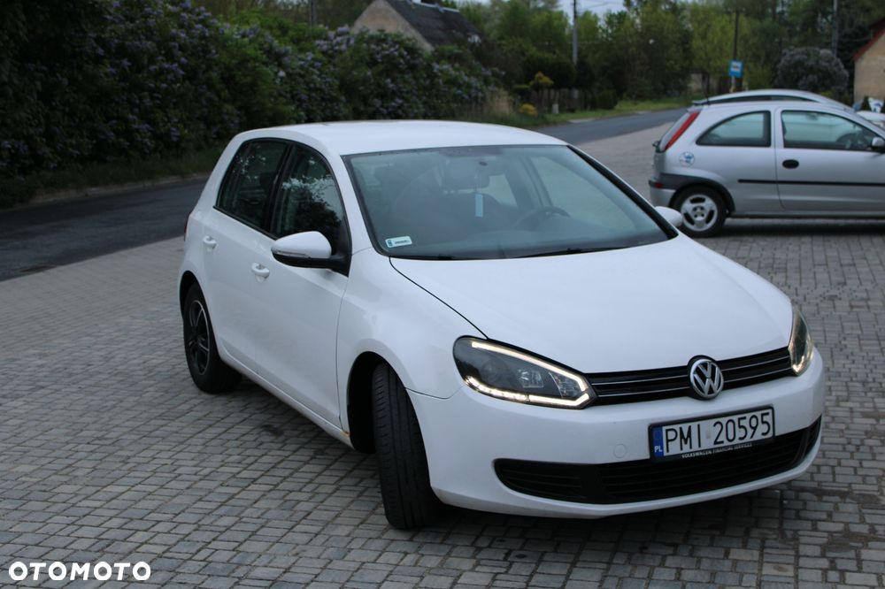 Volkswagen Golf - 1