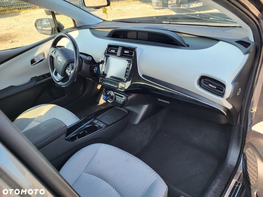 Toyota Prius Hybrid Executive - 30