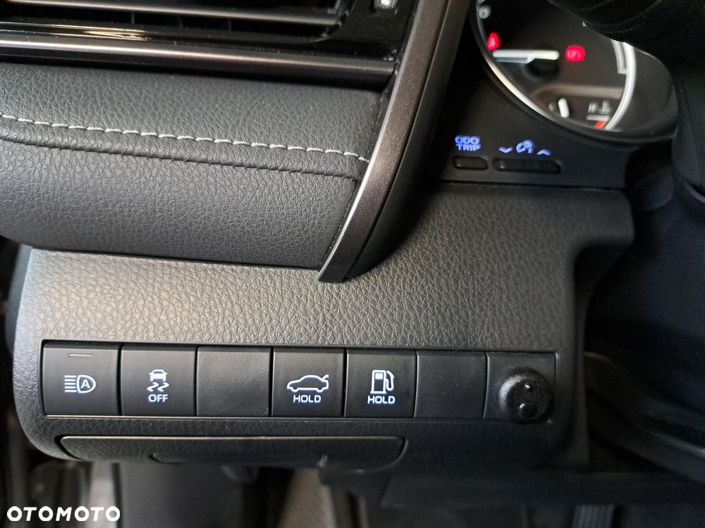Toyota Camry 2.5 Hybrid Prestige CVT - 36