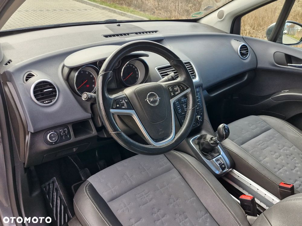 Opel Meriva 1.4 T Cosmo S&S - 22