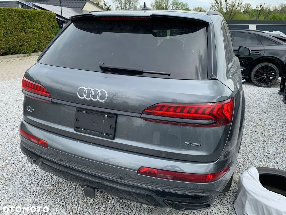 Audi Q7 - 8
