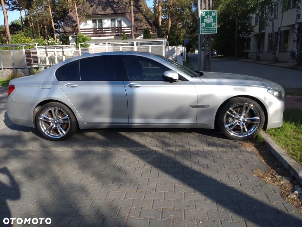 BMW Seria 7 740i - 3