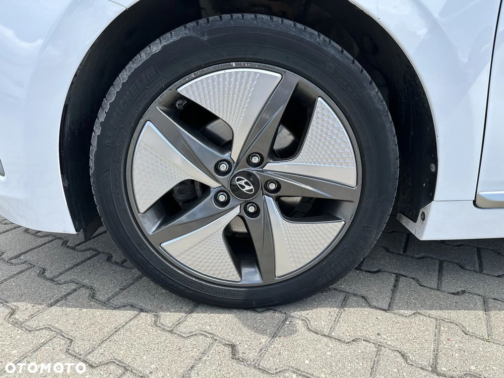Hyundai IONIQ Hybrid Premium - 19