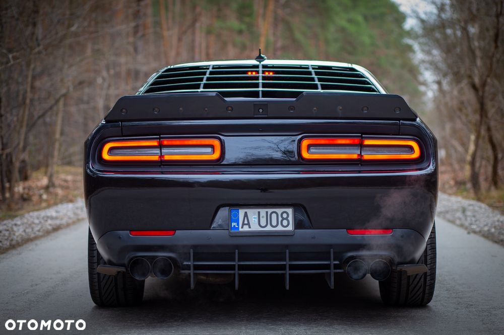 Dodge Challenger - 2