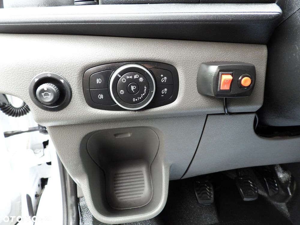 Ford TRANSIT  PLANDEKA 8 PALET TEMPOMAT LEDY BLIŹNIACZE KOŁA KLIMATYZACJA  130KM - 29