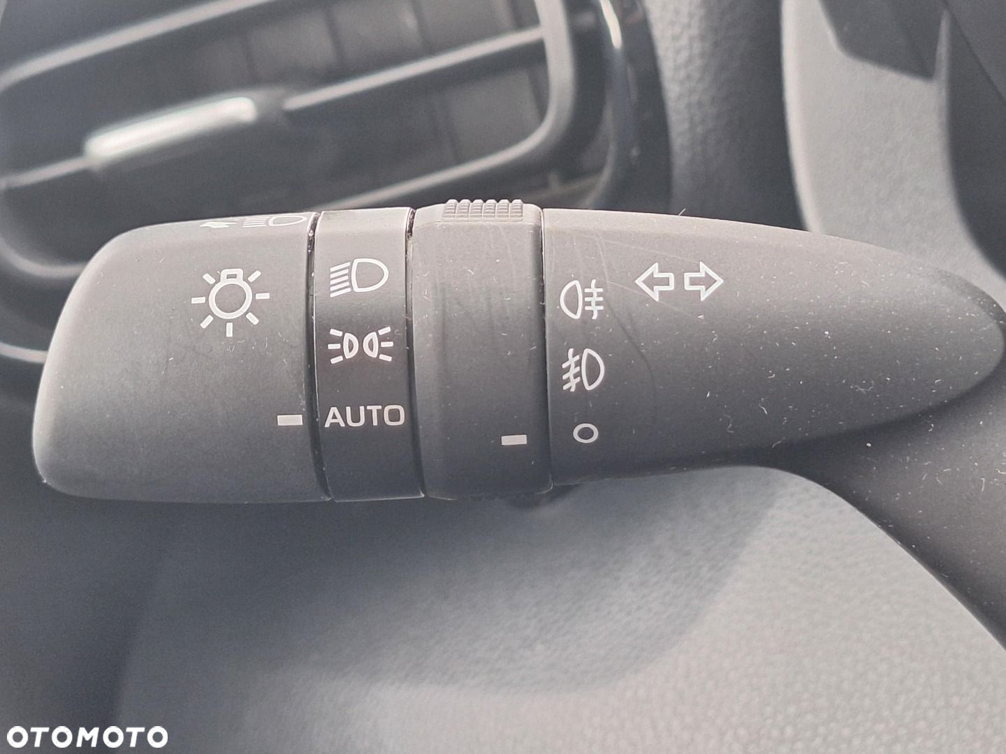 Toyota Yaris Hybrid 1.5 Comfort - 17