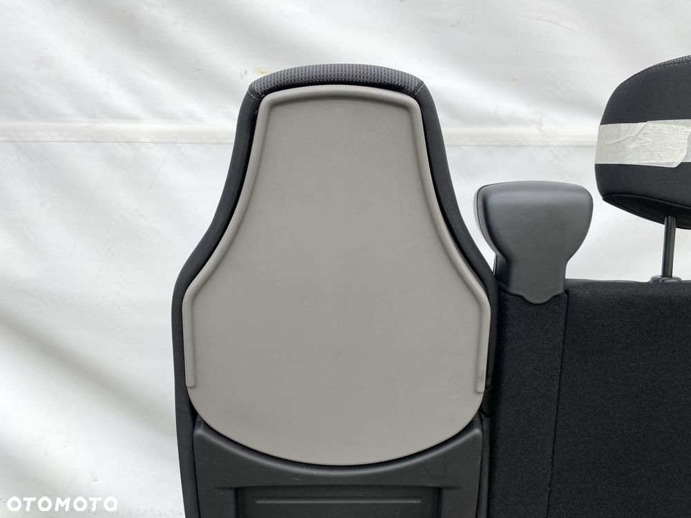 MASTER 3 i 4 NV400 MOVANO 10- FOTEL PRZEDNI PODWÓJNY PRAWY PASAŻERA STOLIK - 10