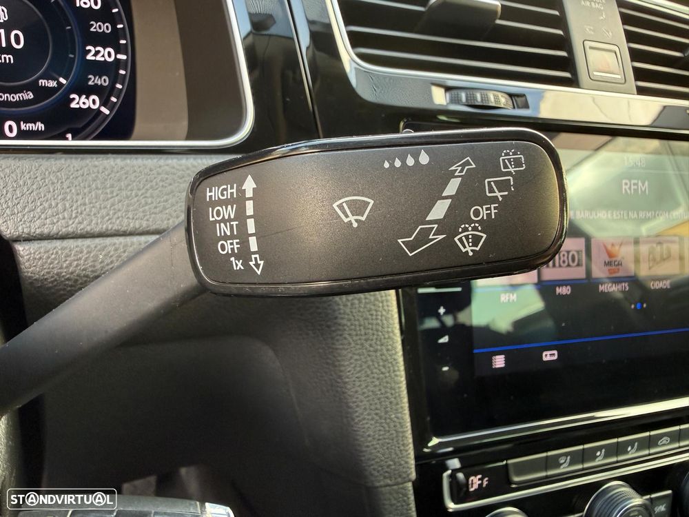 VW Golf Variant 1.6 TDi Highline DSG - 29