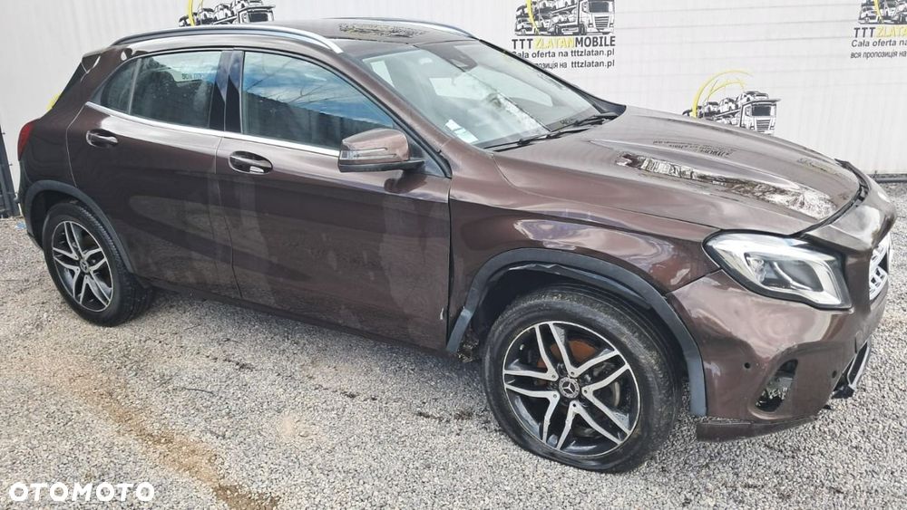 Mercedes-Benz GLA - 6