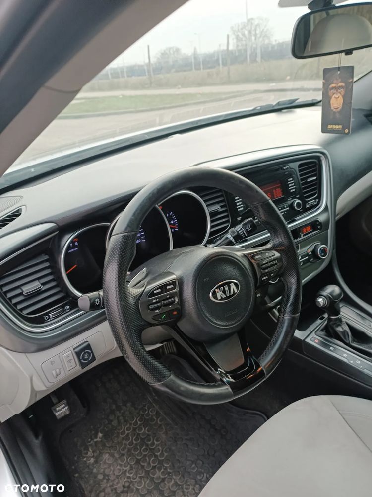 Kia Optima 2.0 L - 7