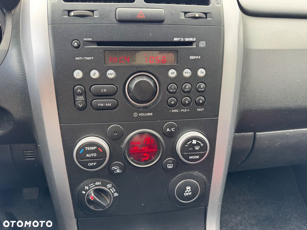 Suzuki Grand Vitara 1.9 DDiS Comfort - 14