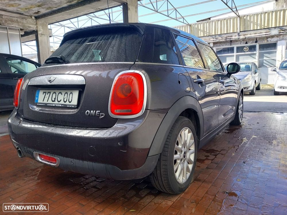 MINI 5 Portas One D - 12