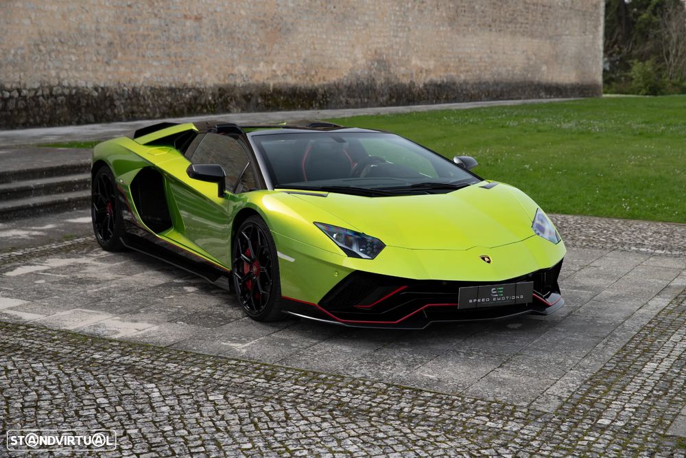 Lamborghini Aventador LP780-4 Ultimae Roadster - 10