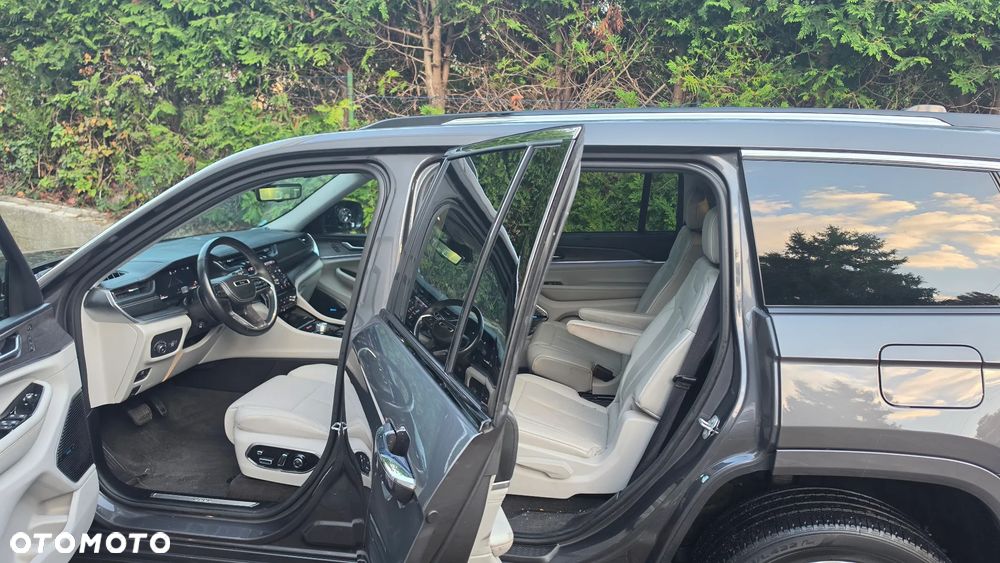 Jeep Grand Cherokee - 19