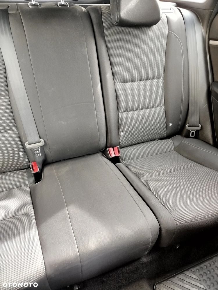 Hyundai i30 1.6 Classic + - 19