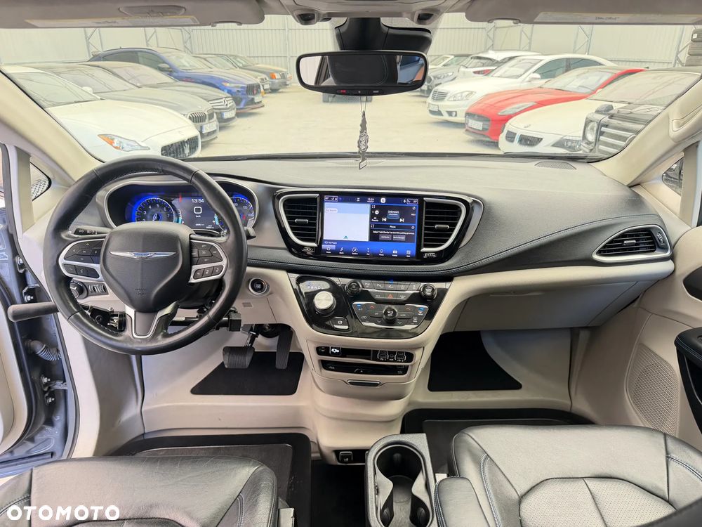 Chrysler Pacifica - 6