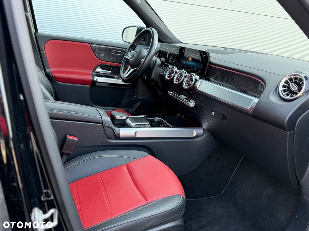 Mercedes-Benz GLB 250 4-Matic AMG Line 8G-DCT - 14