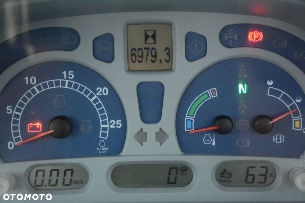 New Holland T7.210 / 2014 / 6960 mh / Klimatyzacja / Szybkozłącza / Bardzo dobry stan - 17