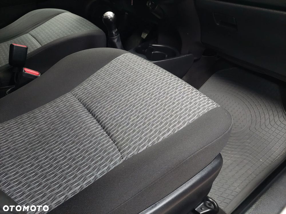 Toyota Yaris - 16