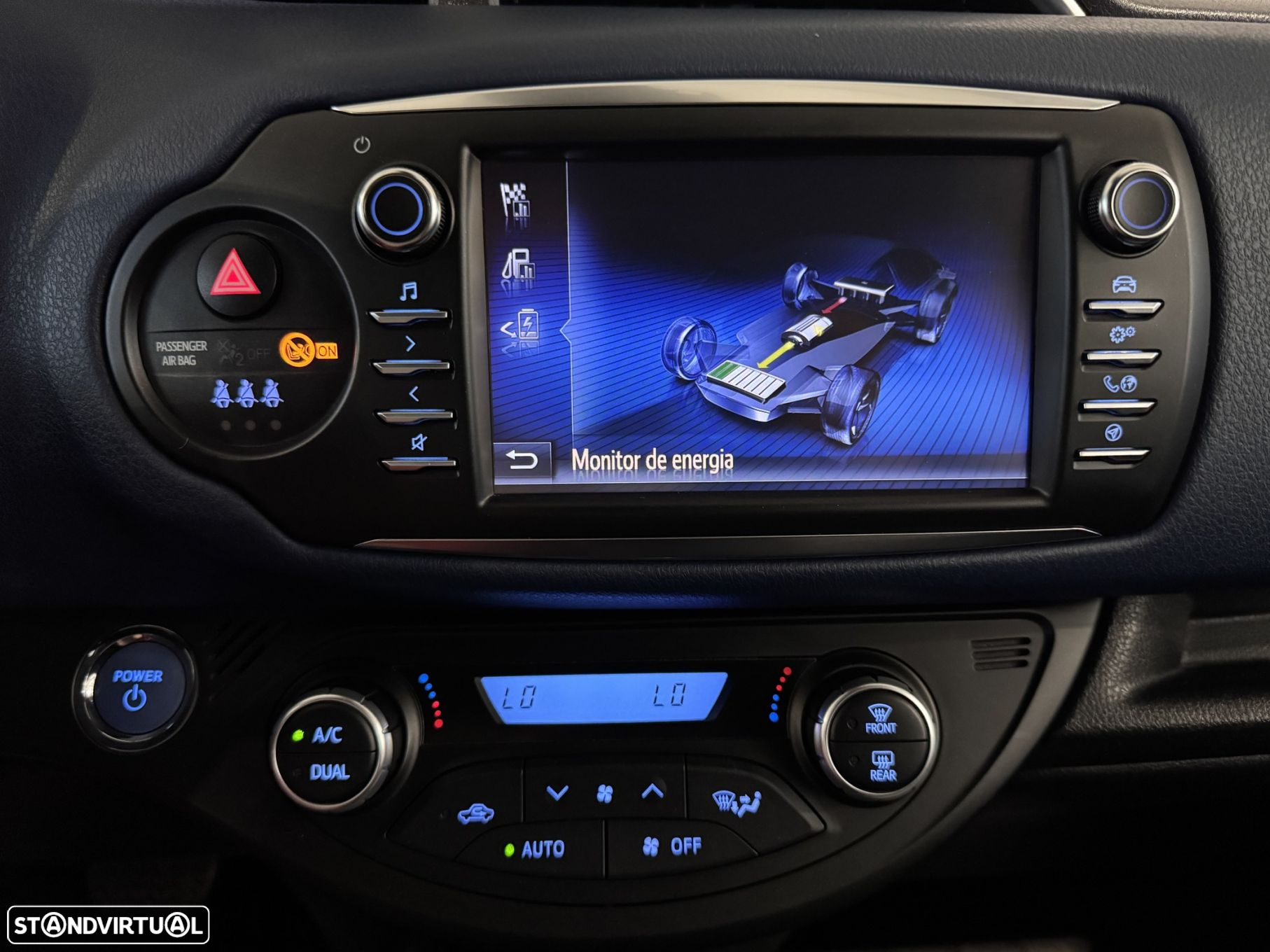 Toyota Yaris 1.5 HSD Exclusive+P.Luxury - 33
