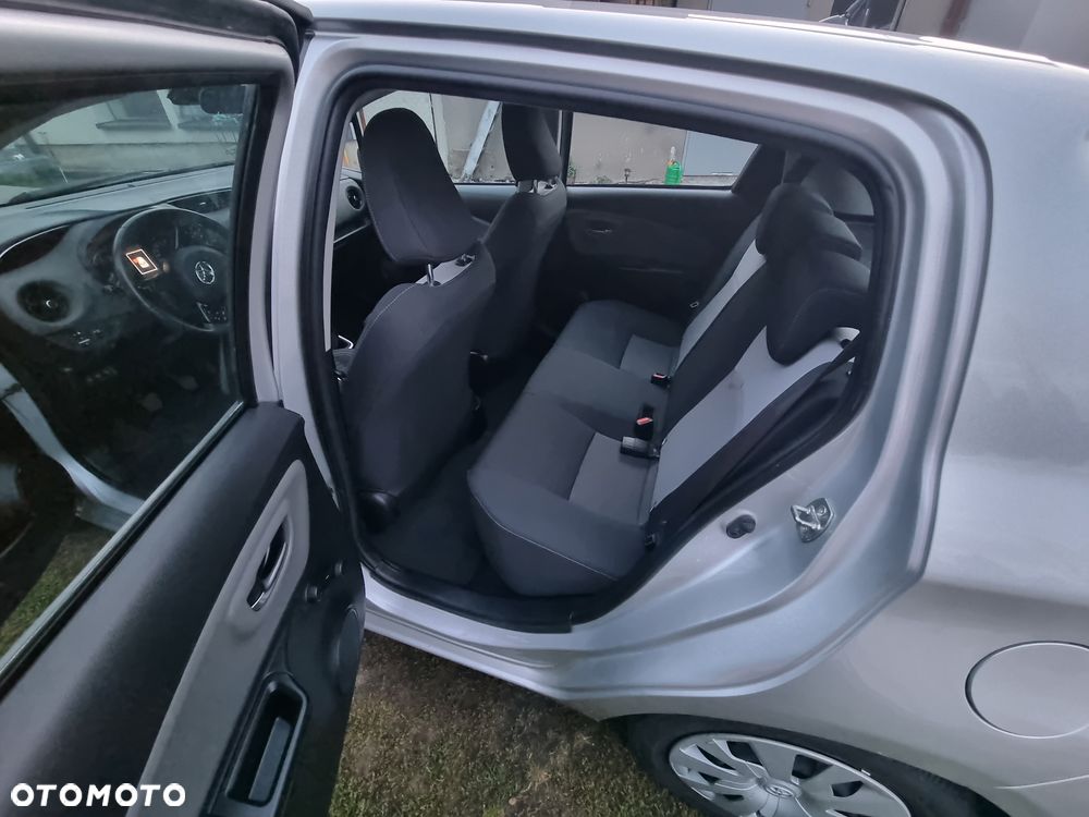 Toyota Yaris 1.5 Premium - 10