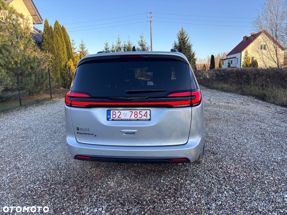 Chrysler Pacifica - 8