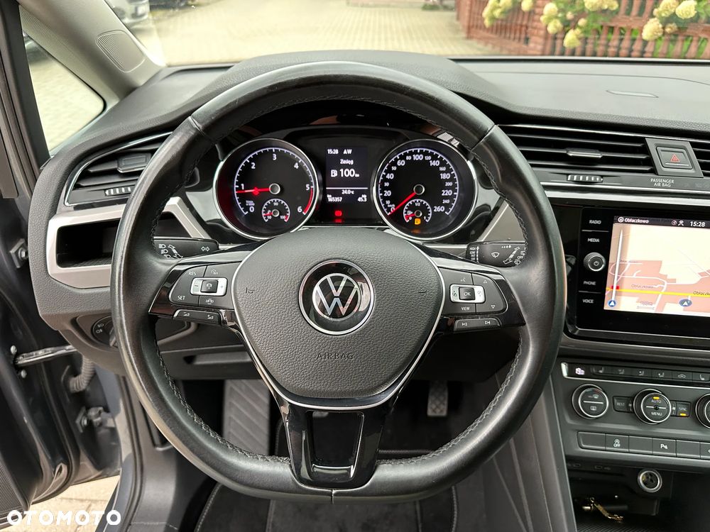Volkswagen Touran - 8
