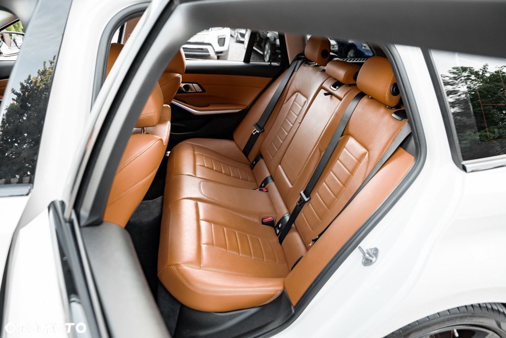 BMW Seria 3 330d xDrive M Sport - 20