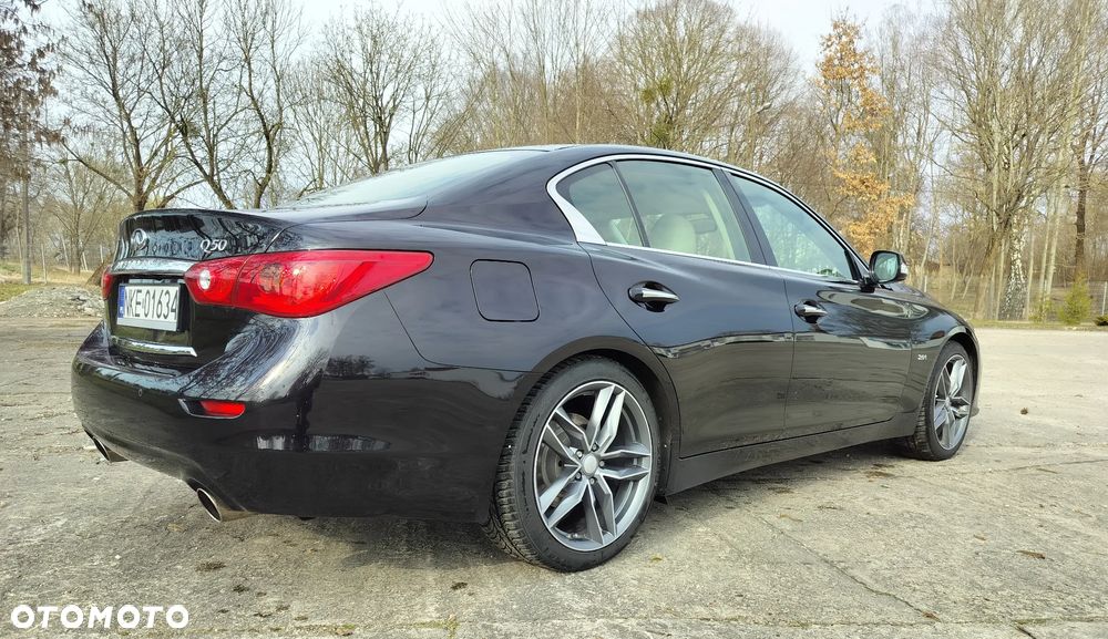 Infiniti Q50 2.0t Sport Sound Studio by Bose - 5