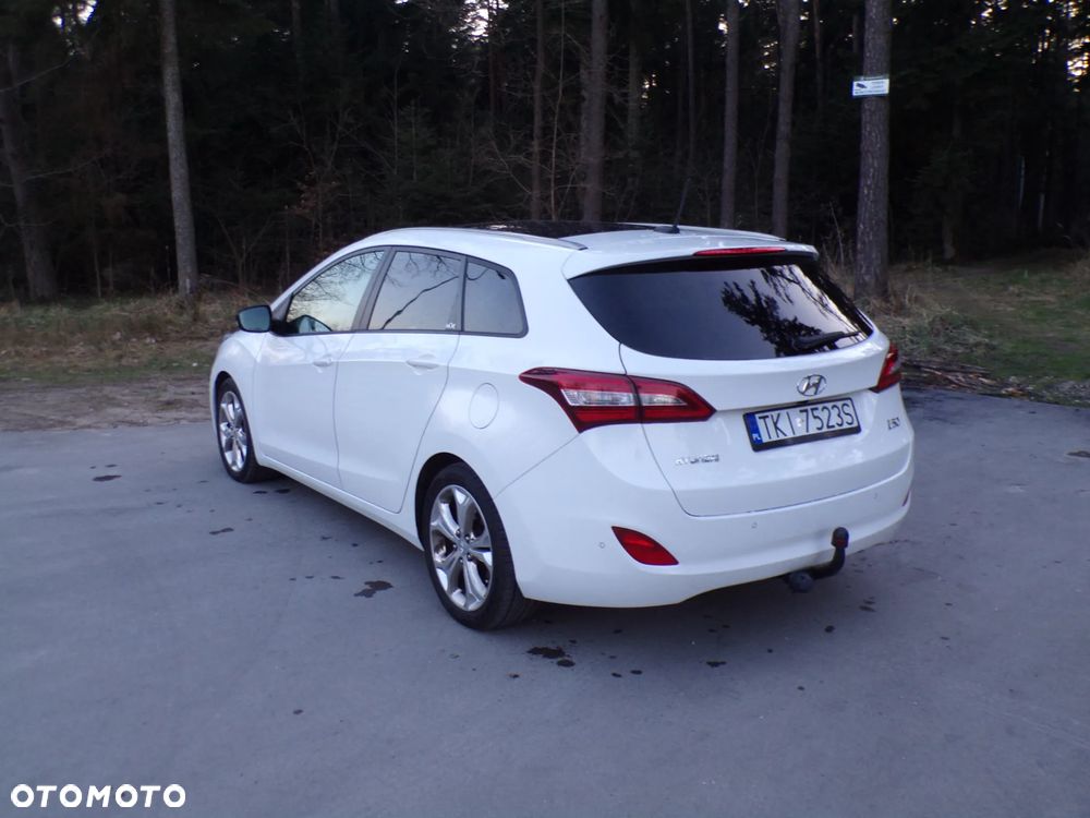 Hyundai i30 blue 1.6 CRDi Classic Navigation - 12