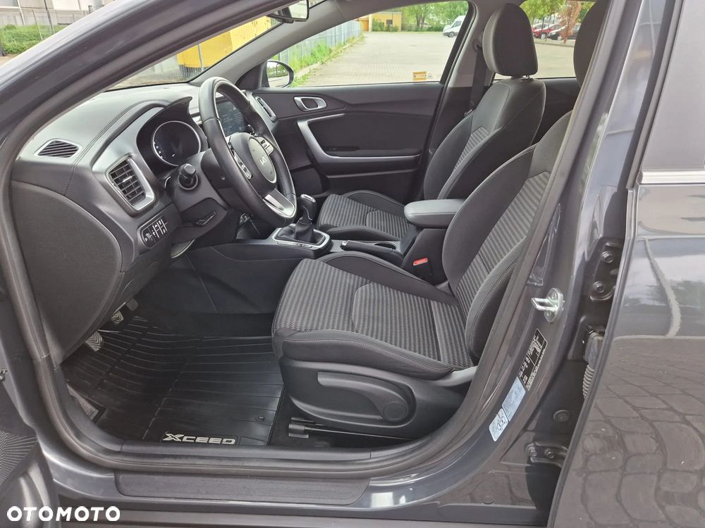Kia XCeed 1.5 T-GDI M - 17