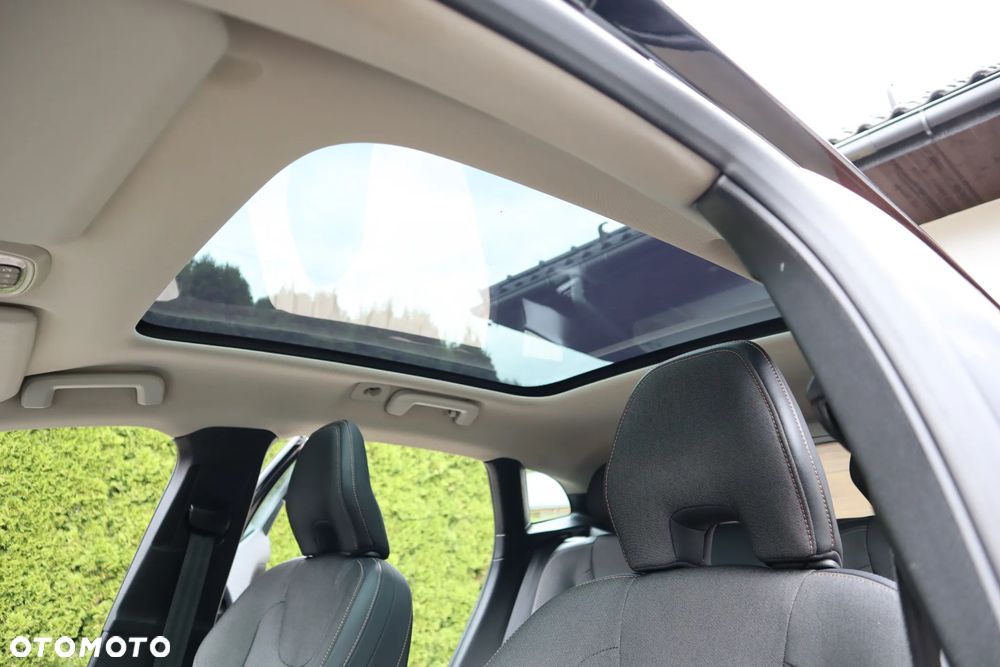 Volvo V40 Cross Country - 26