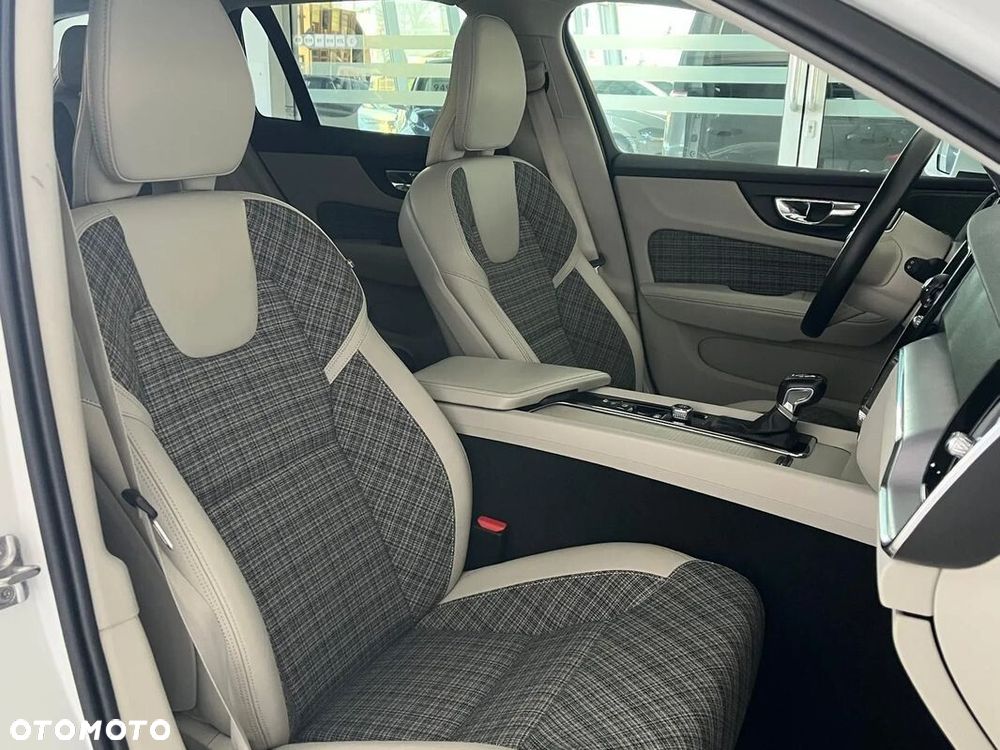 Volvo V60 D4 Drive-E Momentum - 23