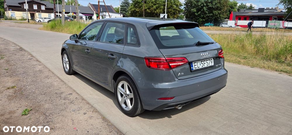 Audi A3 Sportback 1.6 TDI S tronic - 5