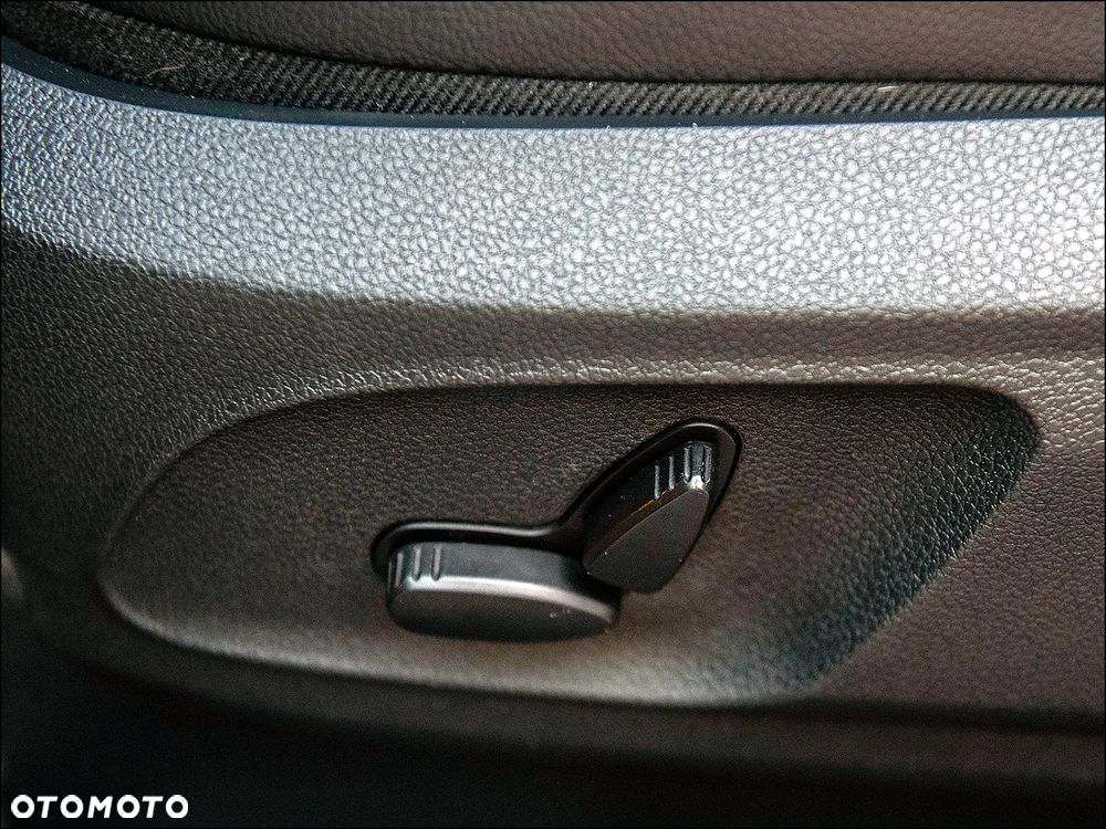 Ford Kuga - 31