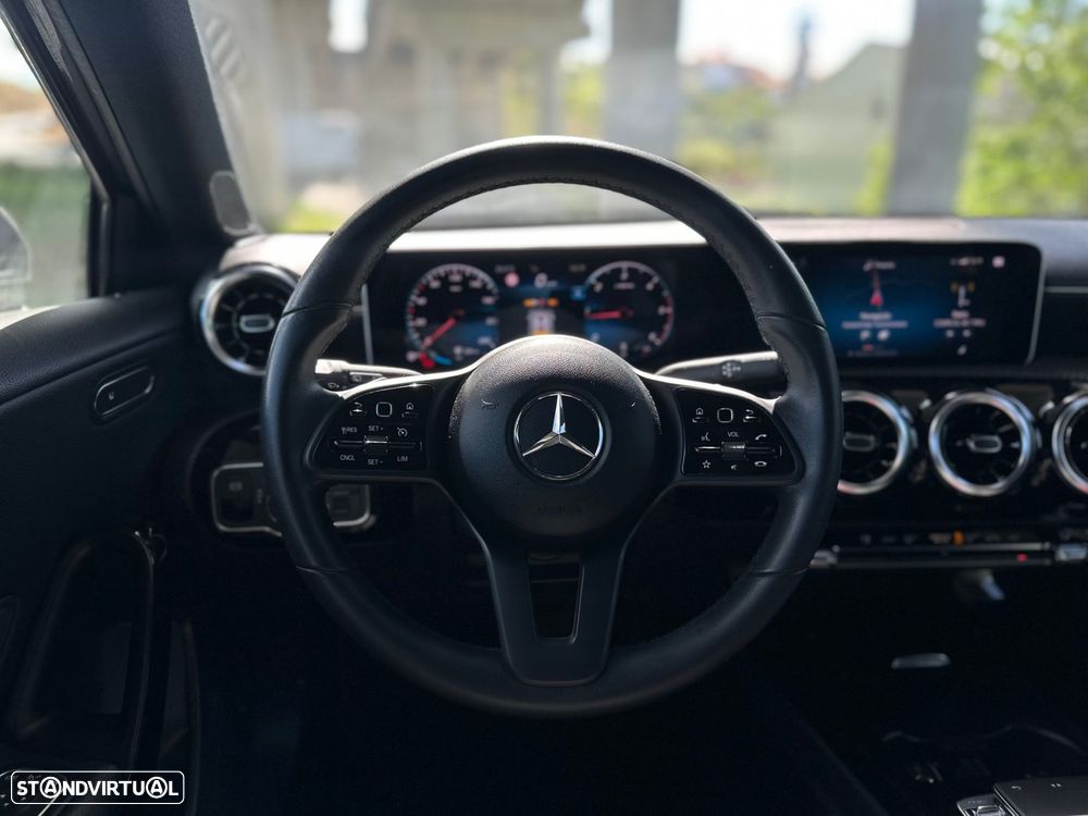 Mercedes-Benz A 180 d Style Plus Aut. - 31