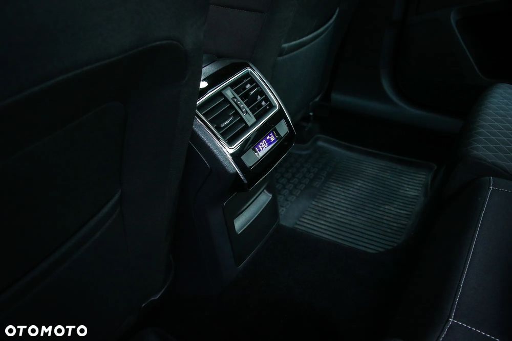 Skoda Superb 2.0 TSI Ambition DSG - 9