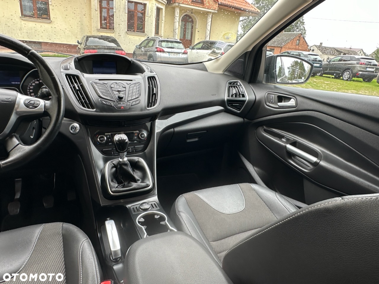 Ford Kuga 2.0 TDCi 2x4 Titanium - 12