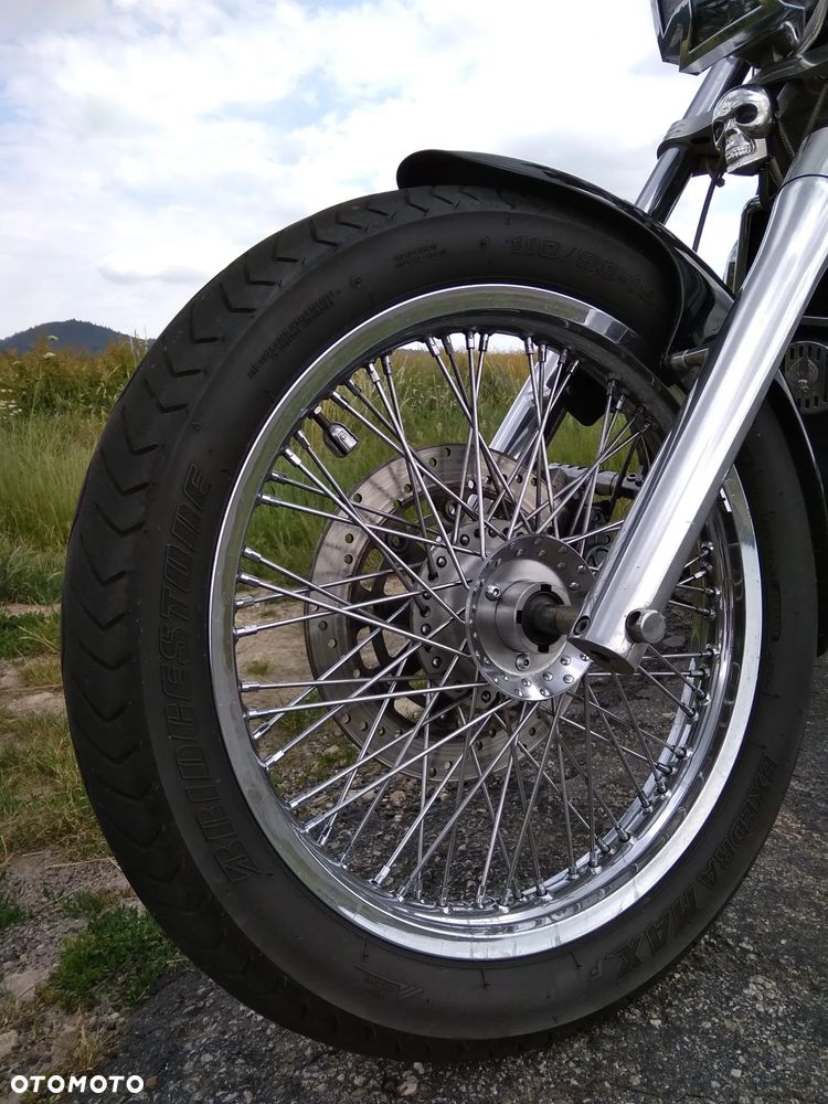 Suzuki Intruder - 8