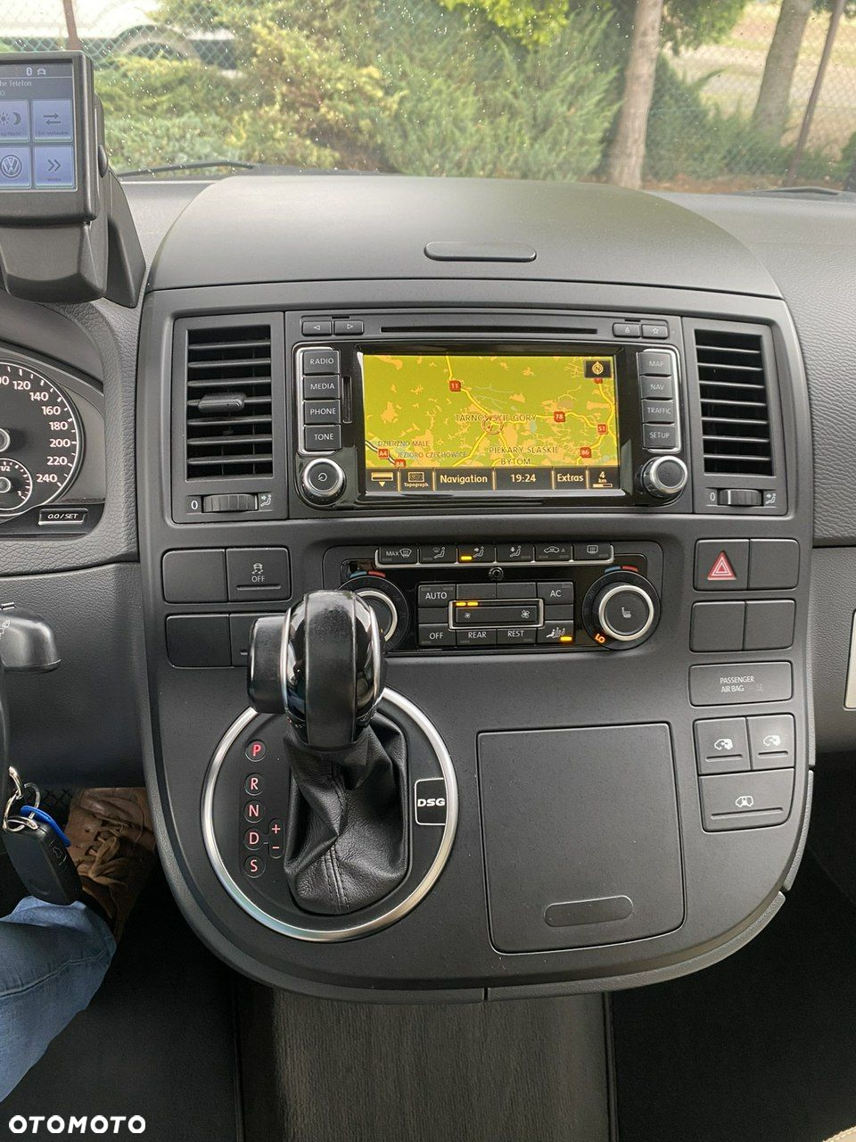 Volkswagen Multivan - 25