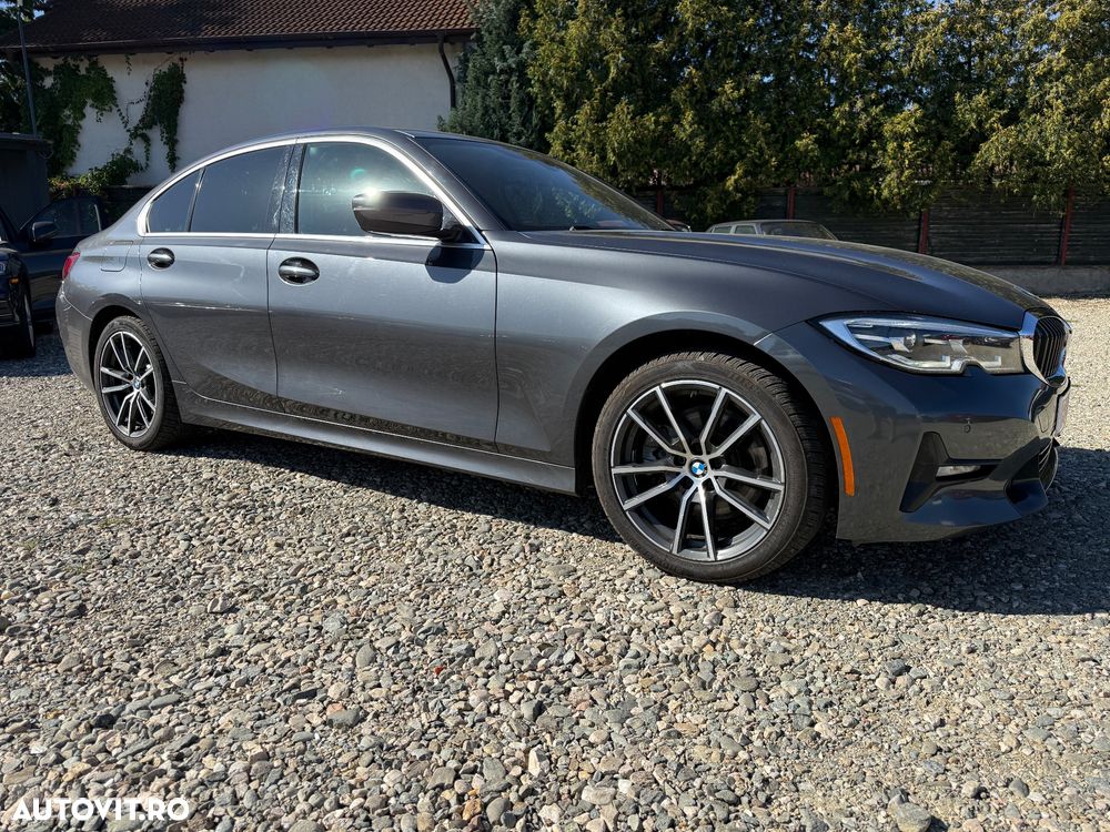 BMW Seria 3 330i xDrive AT - 2