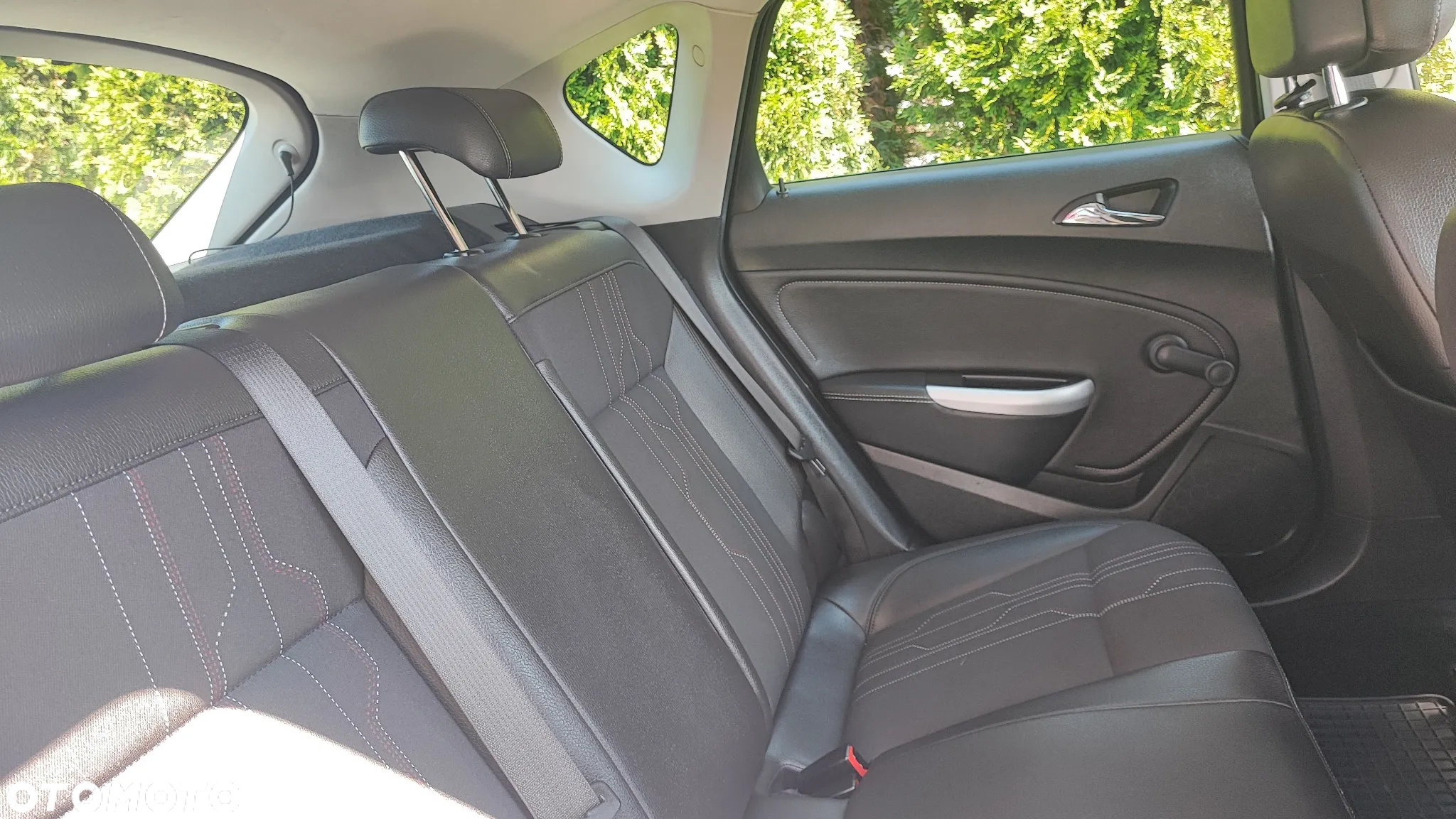 Opel Astra 1.4 Turbo 150 Jahre - 22